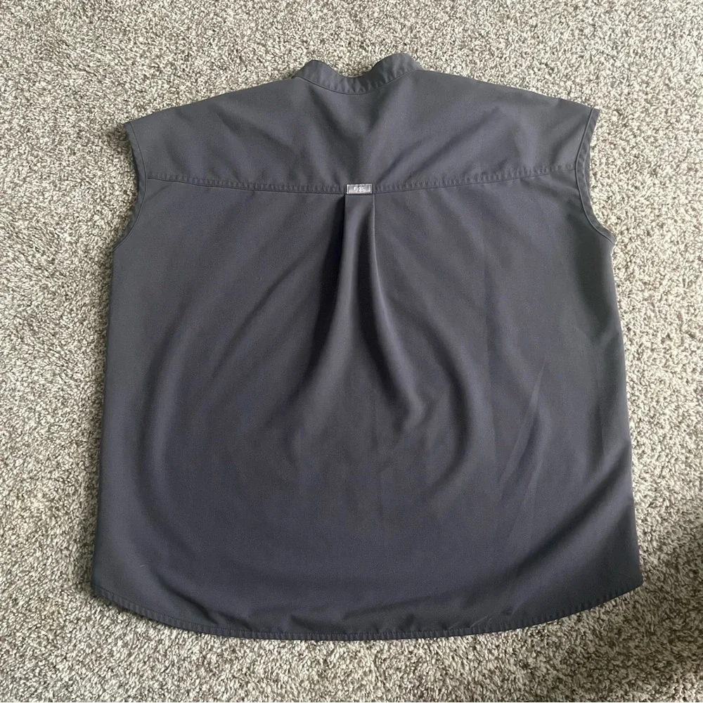 Figs Women's Gray Top with Red Accents - Picture 5 of 6